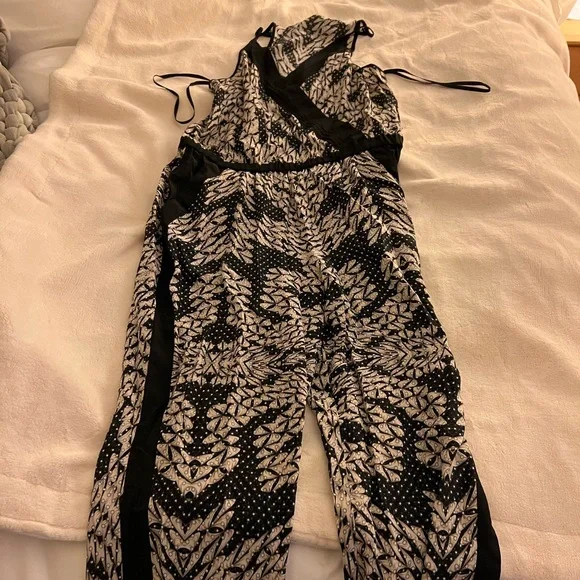 Diane Von Furstenberg DVF Sz 8 Shany Panther Jumpsuit 100% Silk Abstract - Picture 2 of 6